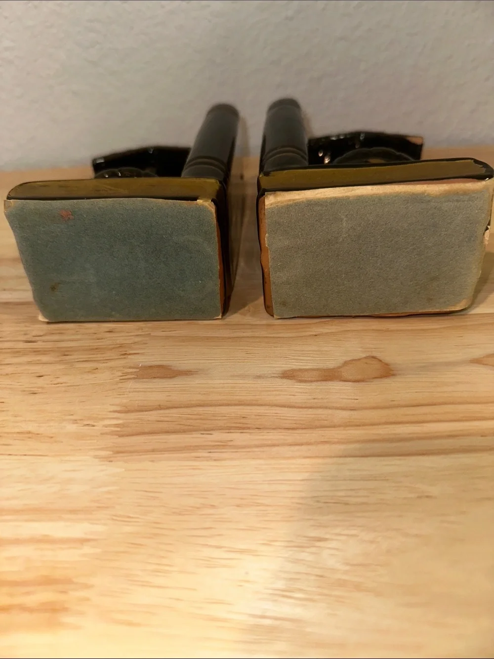 Vintage Mid Century Ceramic Wishing Well Bookends Pen Holders Japan Gold Accent